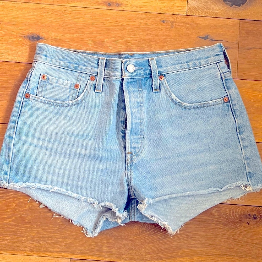 LEVIS 501 HI-RISE DENIM JEAN SHORTS SZ 28 NEW NWOT LIGHT WASH
